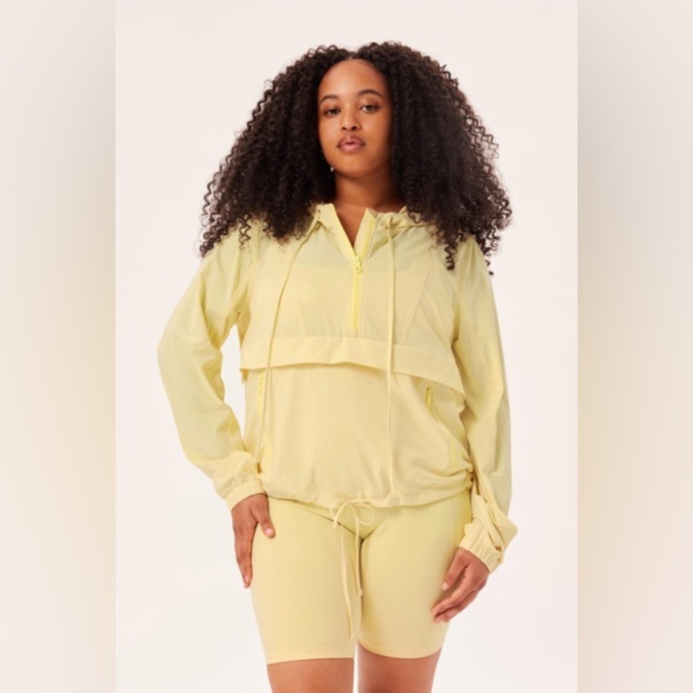 GIRLFRIEND COLLECTIVE
Lemonade Stretch Woven Play Windbreaker